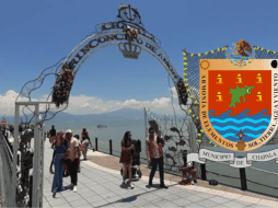 El escudo de armas de Chapala cuenta con varios elementos gráficos que reflejan su historia y cultura. ESPECIAL/ CANVA