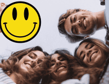 Todos podemos contribuir a hacer del mundo un lugar más amable y feliz con una sonrisa. FREEPIK /  VECTORSTOCK