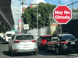 Las limitaciones se determinan en función del último dígito de la placa y el color del engomado del vehículo. ESPECIAL/SUN/ARCHIVO.