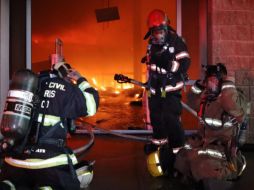 No hubo personas lesionadas por el incendio, se estima que las pérdidas materiales fueron millonarias. ESPECIAL / X: @UMPCyBZ