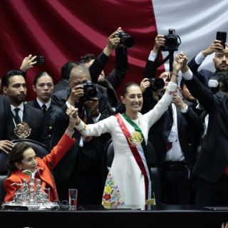 Claudia Sheinbaum despide a Ifigenia Martínez