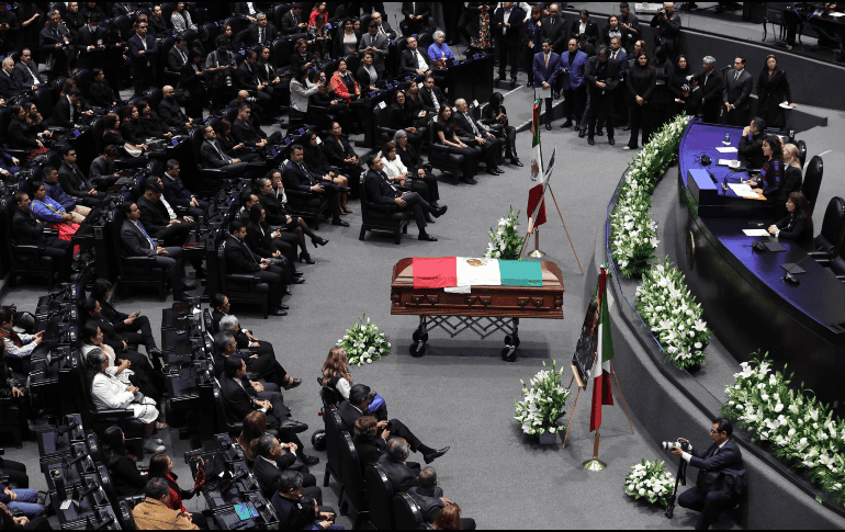 Se realiza el homenaje a la diputada Ifigenia Martha Martínez y Hernández, quien falleció el sábado pasado. SUN