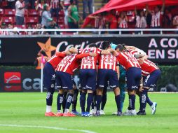 Pese a los malos resultados recientes, Chivas aún tiene en sus manos la clasificación a la liguilla. IMAGO7/J. Cubeyro