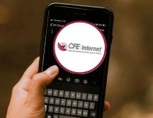 Para cubrir áreas remotas donde la infraestructura terrestre es limitada, la CFE recurrió a la tecnología satelital. UNSPLASH / P. Du Preez