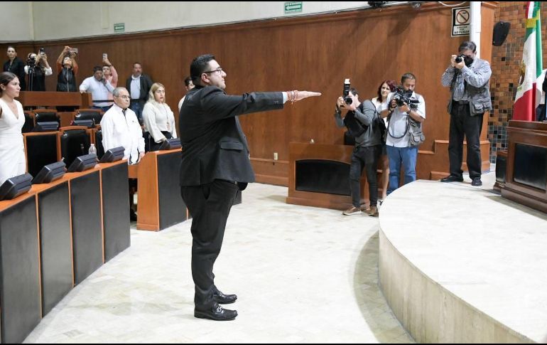 Tras la elección por parte de las y los diputados, Martínez Lomelí rindió protesta ante el Pleno del Congreso Estatal. ESPECIAL/CONGRESO DE JALISCO