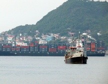 De acuerdo con especialistas las navieras están pagando entre 30 y 50 mil dólares por día por cada barco detenido, sumando pérdidas diarias de aproximadamente 600 mil dólares. EL INFORMADOR/ARCHIVO.