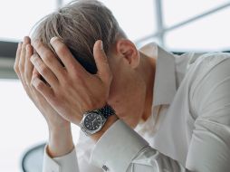 Si bien es normal experimentar fluctuaciones en el peso, especialmente durante períodos de estrés, es importante reconocer las señales que pueden indicar que el estrés está afectando tu salud. CANVA