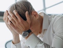 Si bien es normal experimentar fluctuaciones en el peso, especialmente durante períodos de estrés, es importante reconocer las señales que pueden indicar que el estrés está afectando tu salud. CANVA