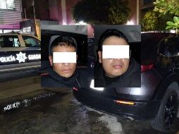El propietario del vehículo dijo que no conocía a los sujetos y que intentaban robarlo, por lo que fueron detenidos. ESPECIAL / POLICÍA DE GUADALAJARA