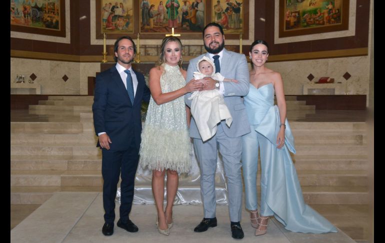 Jorge Celis, Mónica Rojo, Cristóbal Celis Rojo, Alberto Martínez y Luisa  Fernanda Rojo. GENTE BIEN JALISCO/ C. Jimeno