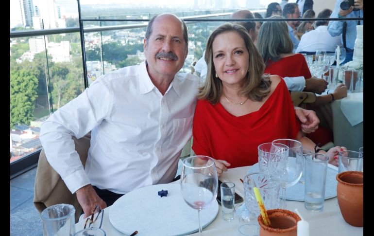 Carlos Flores y Rosy Celis. GENTE BIEN JALISCO/ C. Jimeno