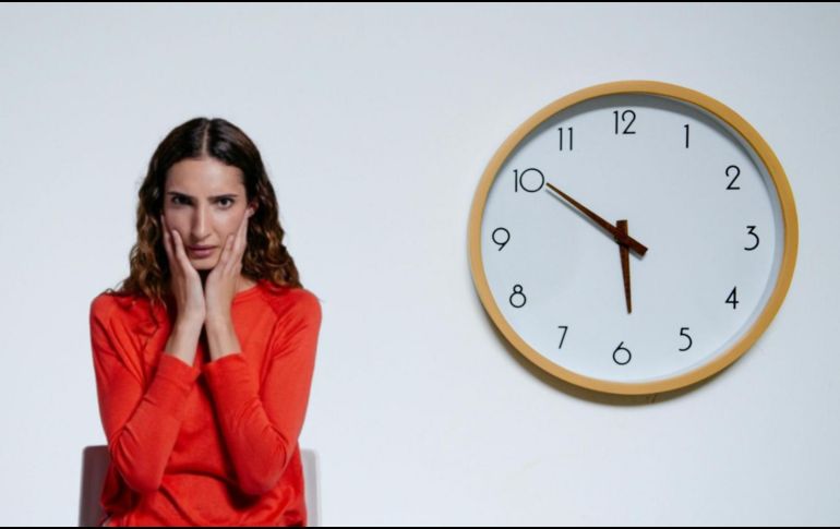 El horario de invierno arrancará el domingo 3 de noviembre a las 2:00 de la madrugada. ESPECIAL/Pexels