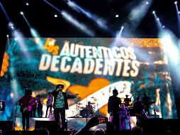 El público cantó a todo pulmón los temas de la agrupación. ESPECIAL / X / @octubrefiestas