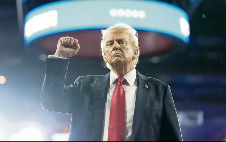 De nueva cuenta, Donald Trump presume que sacará ventaja. AP