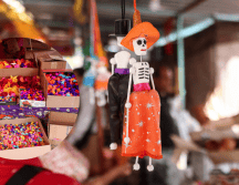La Feria del Cartón y Día de Muertos está llena de artesanías locales. EL INFORMADOR / ARCHIVO.