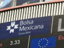 En la jornada, el peso se apreció un 0,92 % frente al dólar, al cotizar en 19,28 unidades por billete verde, tras los 19,46 al cierre previo, según datos del Banco de México. EFE / ARCHIVO
