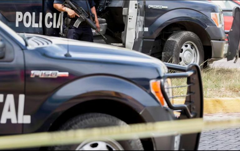 Al arribar las corporaciones de seguridad y elementos de Protección Civil confirmaron que un masculino perdió la vida y otro más estaba lesionado, quien fue trasladado a recibir atención médica. SUN / ARCHIVO