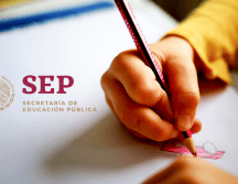 Se dotará a las escuelas de instrumentos musicales para que los estudiantes puedan explorar y desarrollarse en el ámbito artístico, potenciando su creatividad y expresión personal. Unsplash