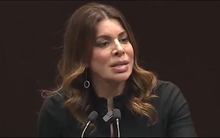 La diputada subrayó la falta de interés en la sala de sesiones, donde el debate sobre reformas judiciales se ha convertido en un espectáculo lamentable. ESPECIAL