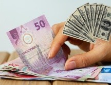 El peso mexicano cotiza en los mercados internacionales alrededor de los 19.55 pesos por dólar. ESPECIAL/ Imagen de Freepik