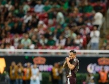 Guardado se fue entre aplausos y se despidió besando el escudo de la Selección. EFE/F. Guasco