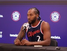 El alero de los Clippers de Los Ángeles Kawhi Leonard habla en conferencia de prensa. ARCHIVO / AP Foto