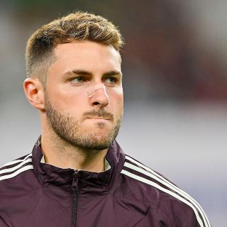 Santiago Giménez será compañero de Erling Haaland