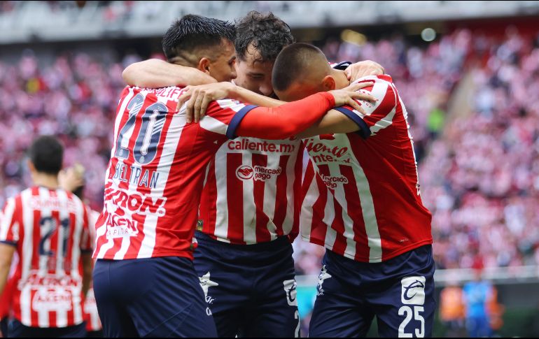 A falta de seis jornadas de que finalice la fase regular del Apertura 2024, el Guadalajara comienza a sentir la presión de alcanzar el top 6 de la tabla general, e incluso, de sostener su lugar en el Play-In. IMAGO7