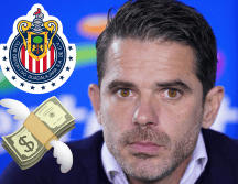 Fernando Gago, ex-técnico de Chivas, habría dejado la casa donde vivía en terrible estado. IMAGO7 / CANVA