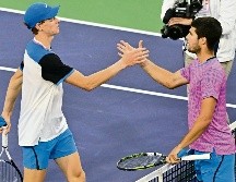 Los duelos entre Jannik Sinner y Carlos Alcaraz se han convertido en el nuevo clásico del tenis varonil. AFP