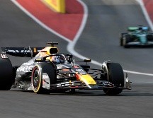 Ya terminaron las polémicas del sprint, carrera que no a todos los pilotos les gusta, ahora ya viene lo serio, la carrera y con ella, la intención de Max Verstappen de volver a los primeros planos. EFE/ J. MABANGLO.