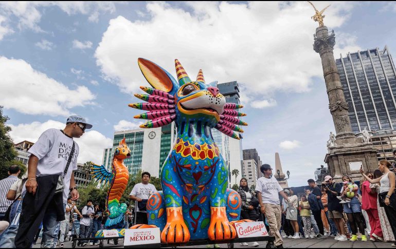 Las surreales creaciones de seres imaginarios de más de dos metros de altura, fueron hechas por distintos grupos de voluntarios, procedentes de varios estados. SUN/Osnaya