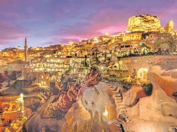 Este destino sorprende por la belleza de sus construcciones, edificadas sobre (y bajo) la roca. CORTESÍA