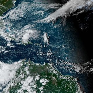 Toca tierra en el extremo nororiental de Cuba el huracán Oscar, con categoría 1