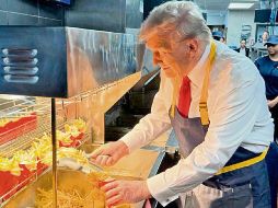 En su gira por Filadelfia, el republicano entró hasta la cocina de un McDonald´s. ESPECIAL