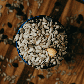 ¡Cuidado! Esto pasa si consumes semillas en exceso