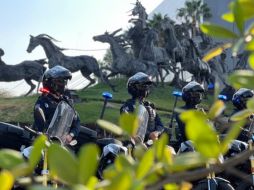 El pasado 19 de octubre, policías tapatíos detuvieron a dos presuntos narcomenudistas que traían consigo más de 100 dosis de droga en calles de la colonia Americana. CORTESÍA/Policía de Guadalajara.