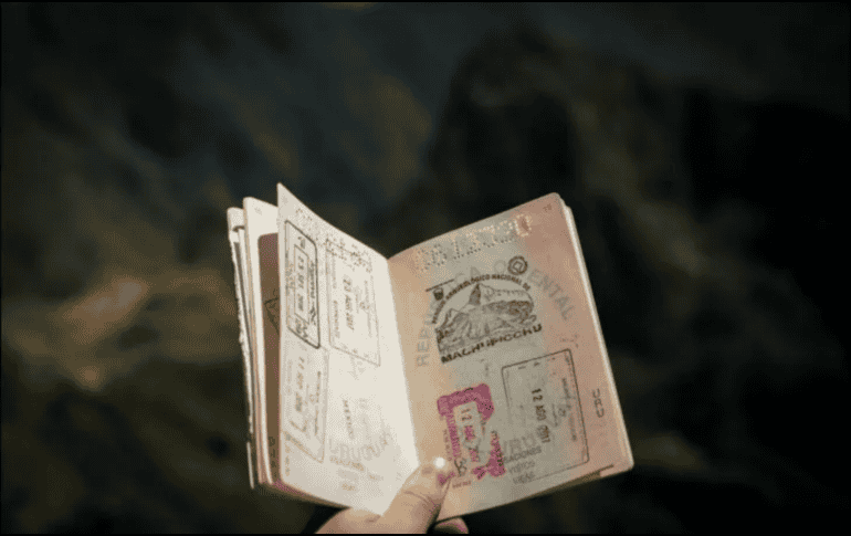 Para los casos de renovación sin entrevista, el solicitante debe completar el formulario DS-160 y acudir al Centro de Atención al Solicitante (CAS). Unsplash