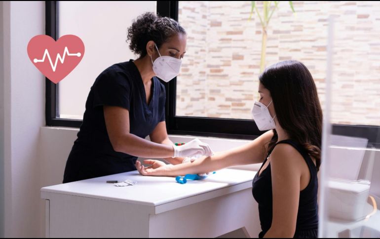 Es importante que un médico proporcione el tratamiento adecuado en caso de presentar un nivel bajo de plaquetas. ESPECIAL/Pexels y CANVA