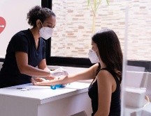 Es importante que un médico proporcione el tratamiento adecuado en caso de presentar un nivel bajo de plaquetas. ESPECIAL/Pexels y CANVA