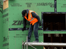 Algunos de quienes reciben la ayuda les resulta más difícil conseguir nuevos empleos. AP / ARCHIVO