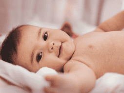 Un bebé estrella representa una nueva forma de entender la crianza, donde el enfoque se centra en el respeto y la individualidad del niño. CANVA