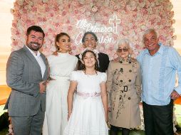 Rodolfo Guzmán, Rubí Salles, Marion Guzmán, Matías Guzmán, Lilia Velasco y Rubén Salles. GENTE BIEN JALISCO/ J. Soltero