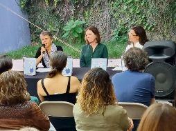 La escritora Susana Corcuera desglosó cada uno de los temas que comprenden su obra. EL INFORMADOR/ H. Figueroa