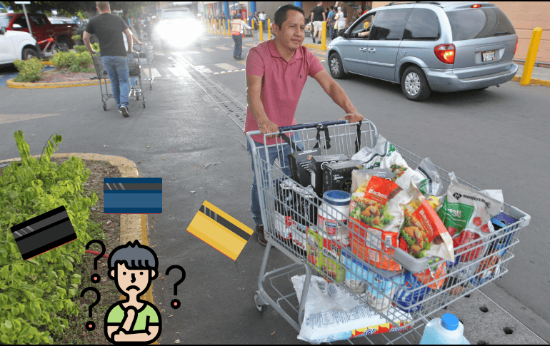 Hombre fuera de centro comercial. EL INFORMADOR / ARCHIVO