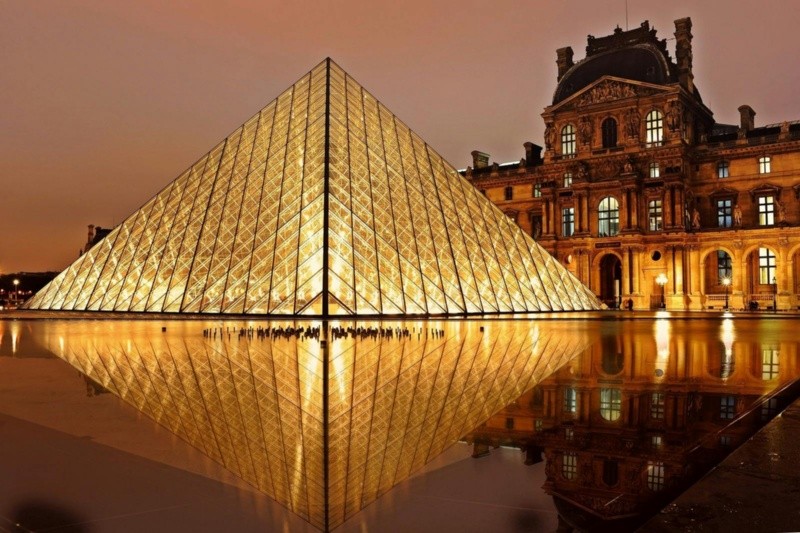  El Louvre es uno de los museos más famosos del mundo. Pexels