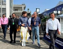 Carlos Slim Domit (der) habló durante el Gran Premio de México sobre lo que representa la llegada el carismático piloto argentino, Franco Colapinto (izq). EL INFORMADOR / P. Gallardo