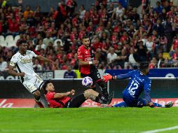 Camilo Vargas salvó la portería del Atlas en varias ocasiones. IMAGO7/H. Ramírez