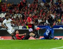 Camilo Vargas salvó la portería del Atlas en varias ocasiones. IMAGO7/H. Ramírez