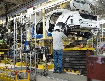 La decisión de imponer aranceles a productos del sector automotriz que lleguen a Estados Unidos afectará principalmente a México, aseguró Arturo Santa Cruz Díaz, internacionalista de la Universidad de Guadalajara. AFP / ARCHIVO